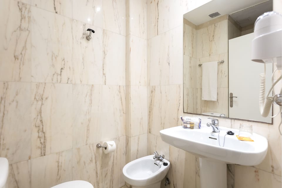 Free toiletries, bidet, towels