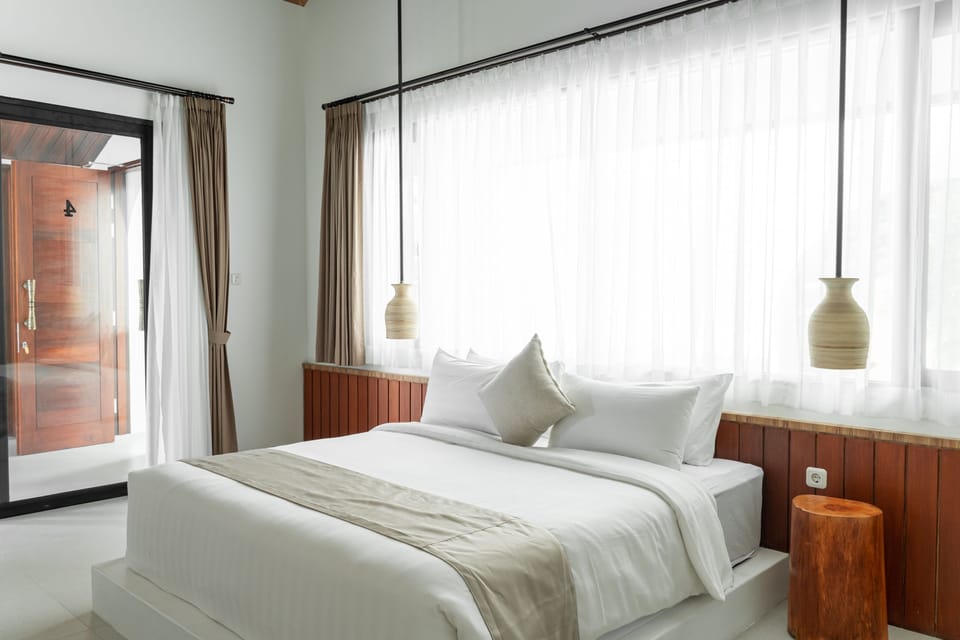 Sunshine City View Villa 6BR wth a private Heated Pool Villa in Bandung