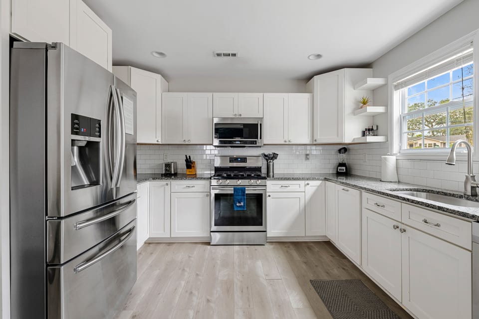 Fully Stocked Kitchen