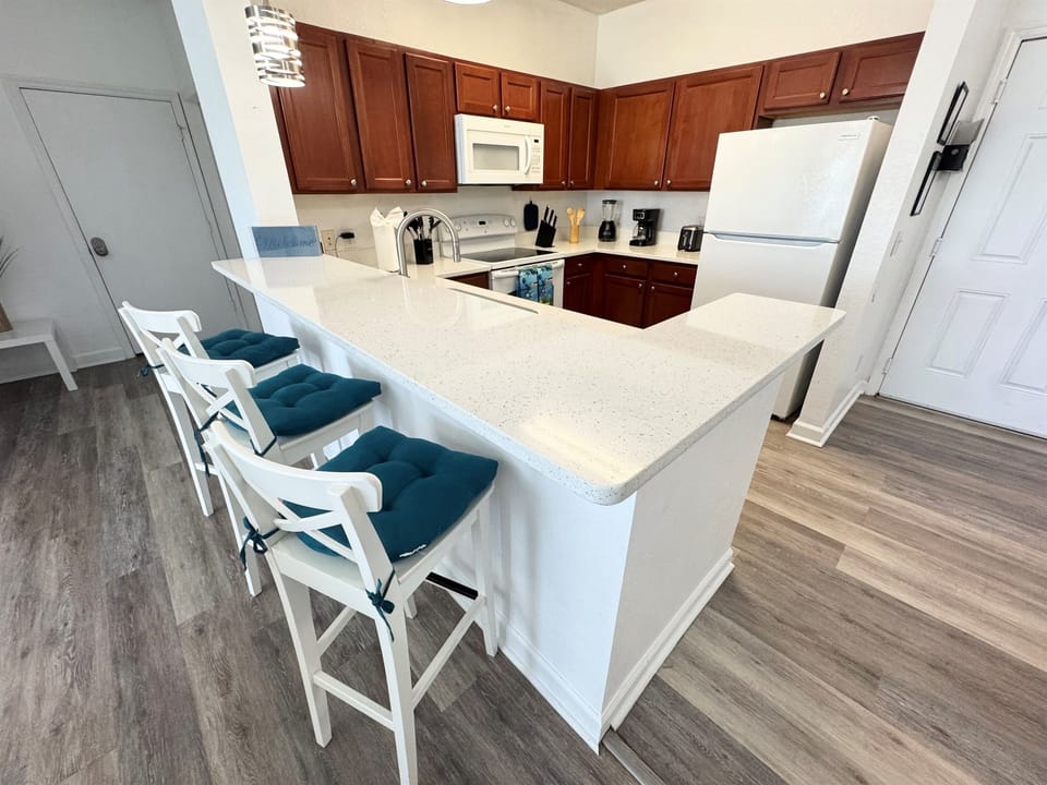 Kitchen, New Quarz Countertop