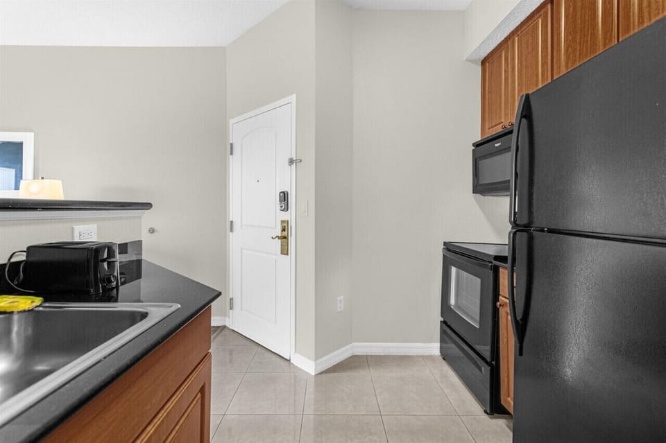 Oven, Fridge, Microwave