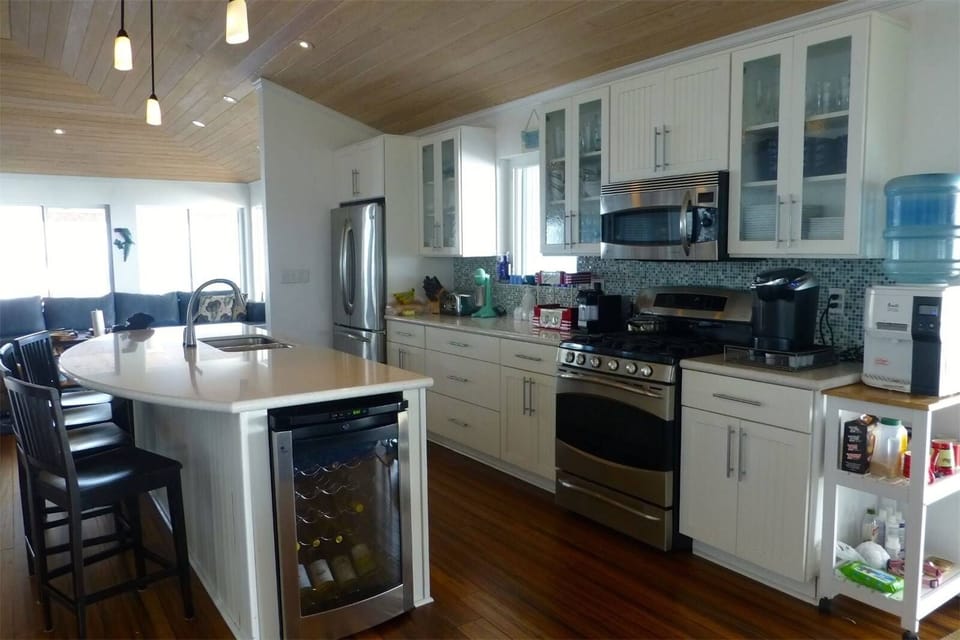 Villa, 5 Bedrooms | Private kitchen | Coffee/tea maker, fridge, oven, toaster