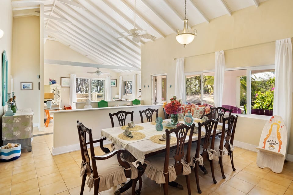 House, 4 Bedrooms | Dining