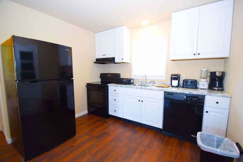 House, 3 Bedrooms | Private kitchen | Coffee/tea maker, fridge, toaster