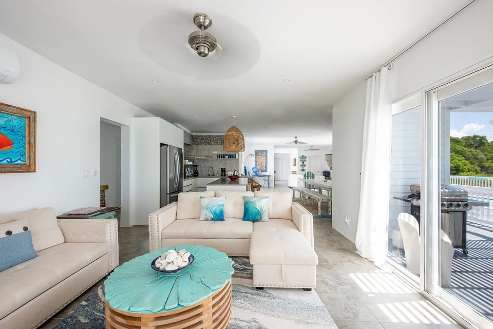 House, 4 Bedrooms | Living area | Smart TV
