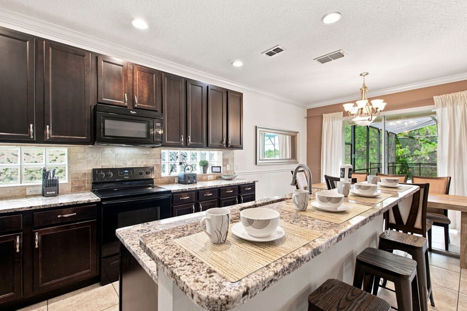 Villa, 6 Bedrooms | Private kitchen | Coffee/tea maker, fridge, oven, toaster