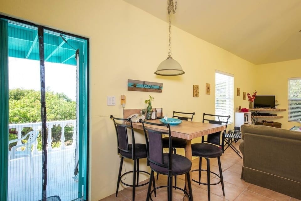 House, 2 Bedrooms | Dining