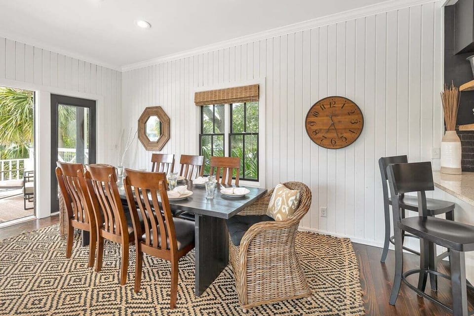 Dining table with space for seven people