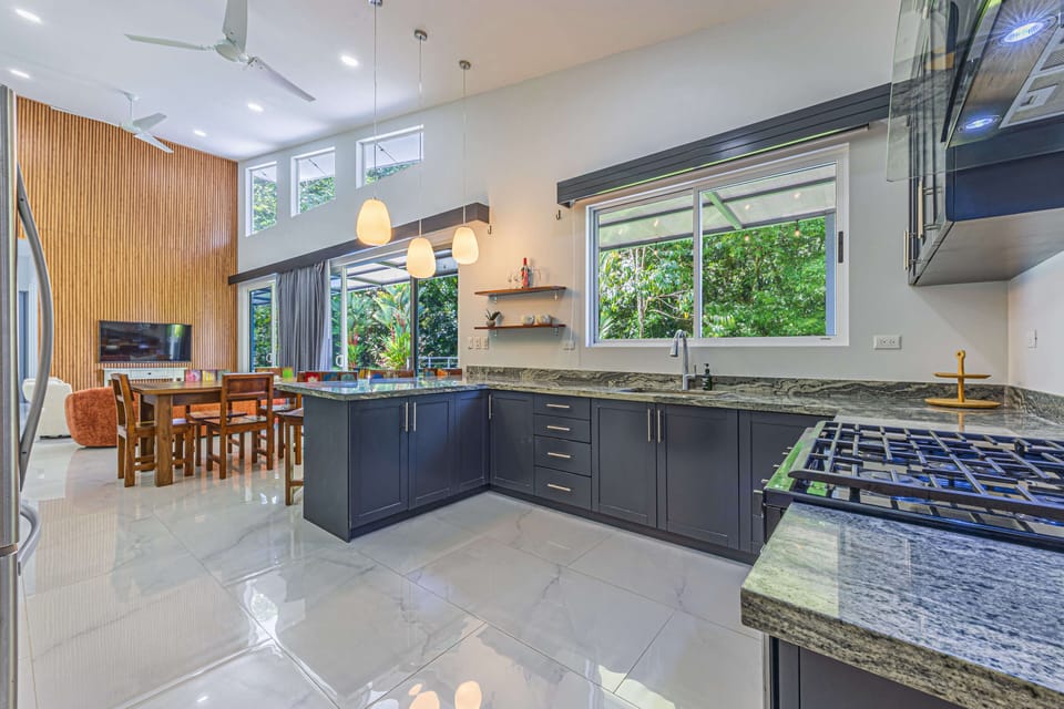 An elegant kitchen with contemporary finishes, designed for both style and function.