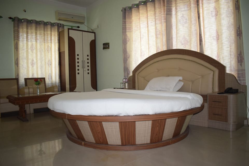 Family Studio Suite | Iron/ironing board, free WiFi, bed sheets