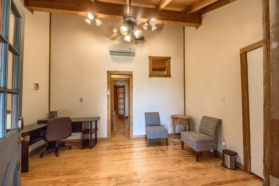 No Hurry: Entrance Area.