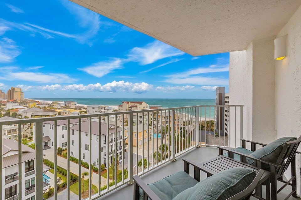 Mainsail 384 Balcony View