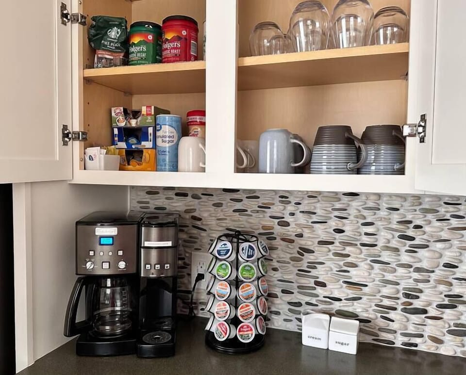 Coffee maker with k-cup option. Coffee provided. 
