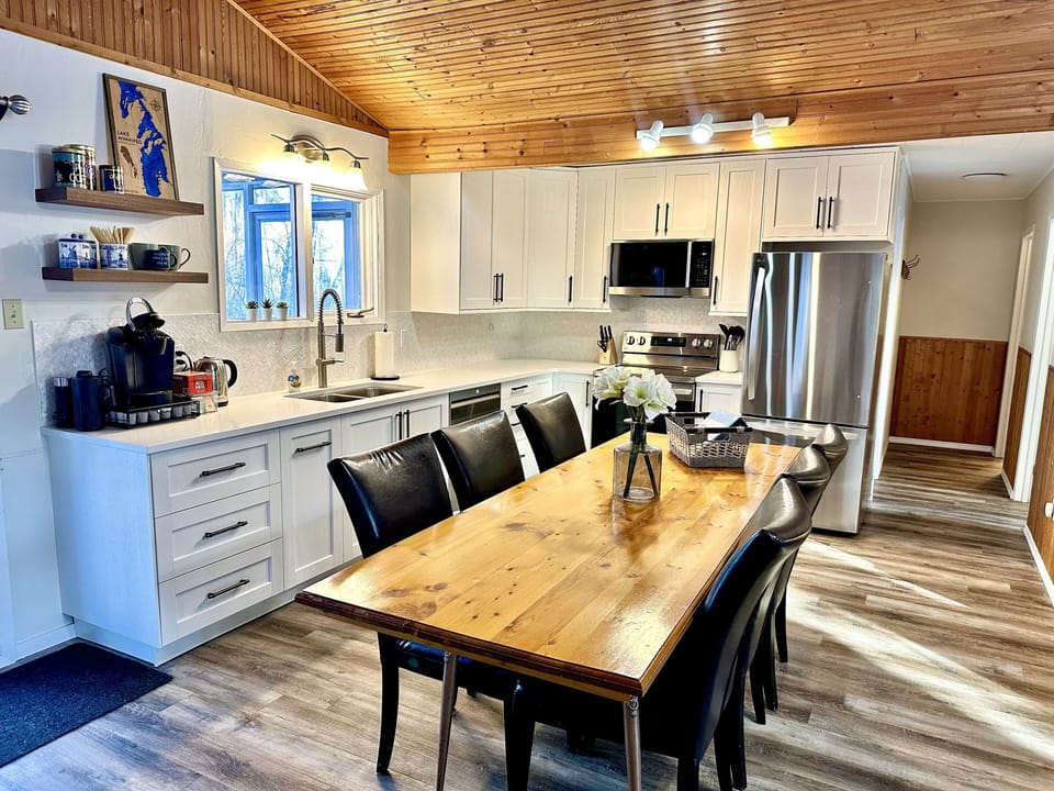 Come on in to our newly renovated Kitchen and Dining area 