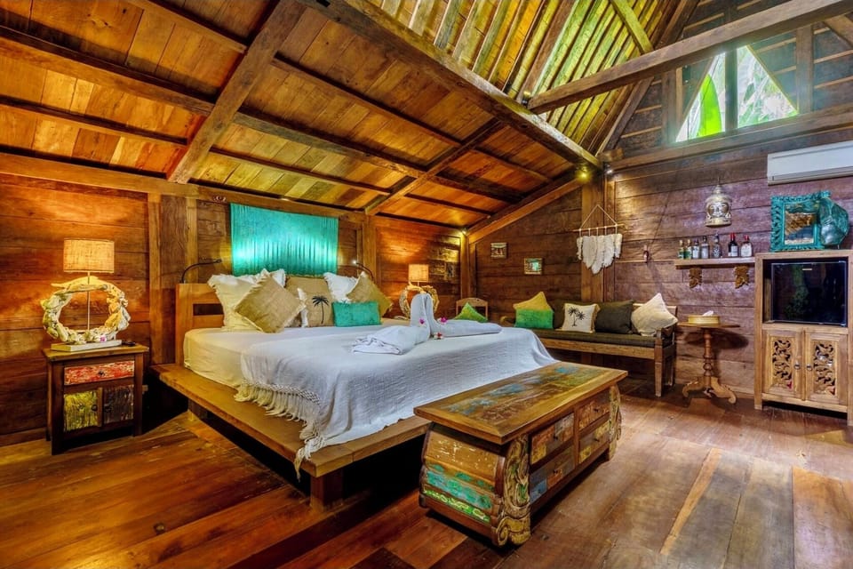 Deluxe Bungalow | Egyptian cotton sheets, premium bedding, pillowtop beds, minibar