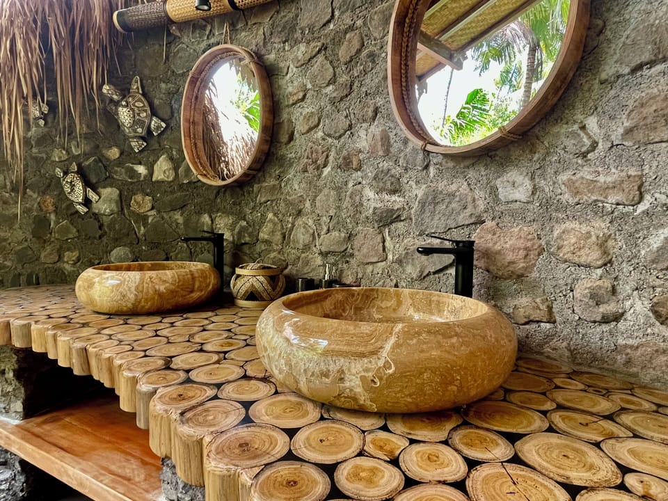 Royal Villa | Bathroom | Shower, rainfall showerhead, designer toiletries, hair dryer