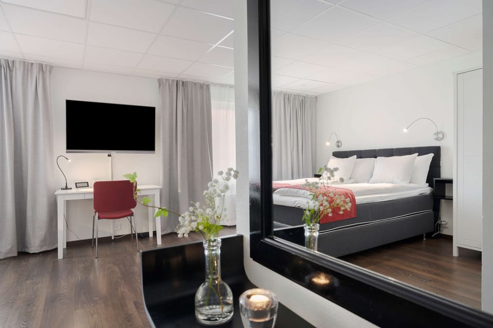 Family Room, 2 Twin Beds, Non Smoking | Minibar, desk, laptop workspace, blackout drapes