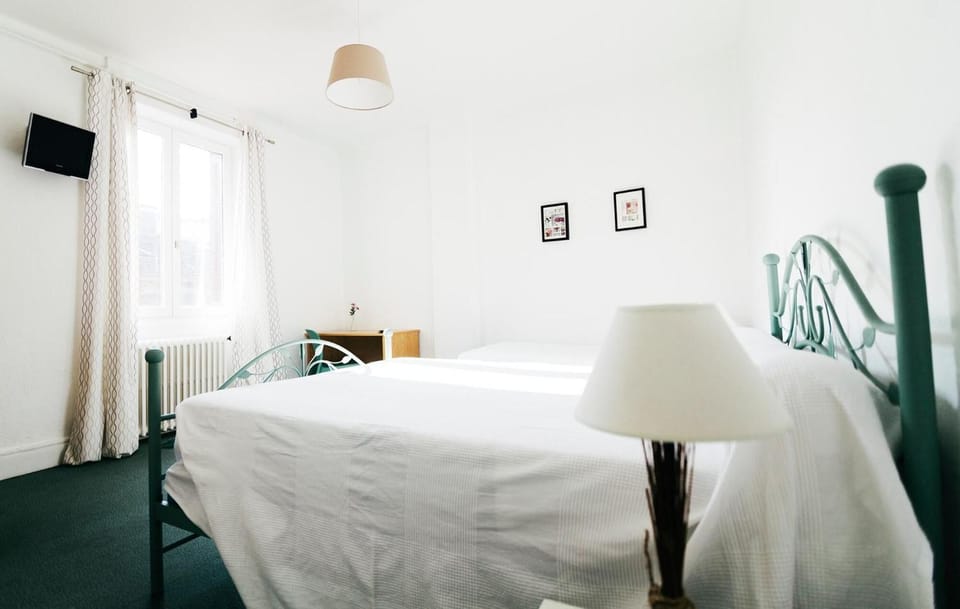 Standard Triple Room, Private Bathroom