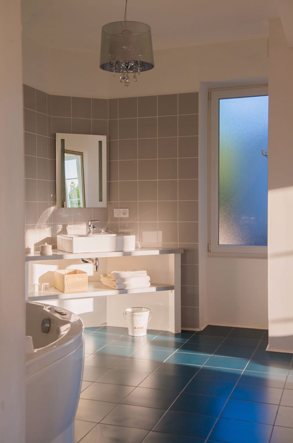 Superior Double Room | Bathroom | Combined shower/tub, jetted tub, hair dryer, towels