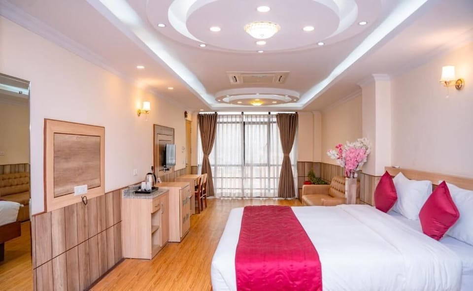 Premium Room | Desk, laptop workspace, soundproofing, free WiFi