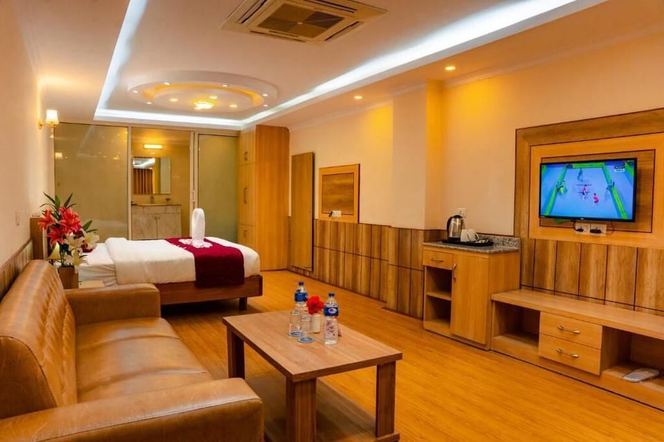 Premium Room | Desk, laptop workspace, soundproofing, free WiFi
