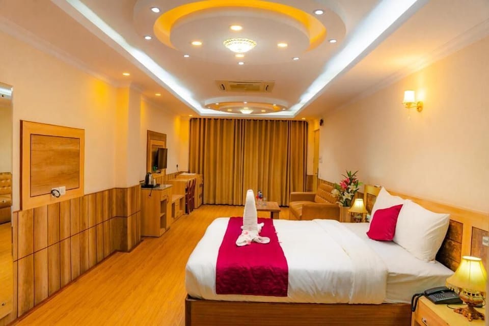 Premium Room | Desk, laptop workspace, soundproofing, free WiFi