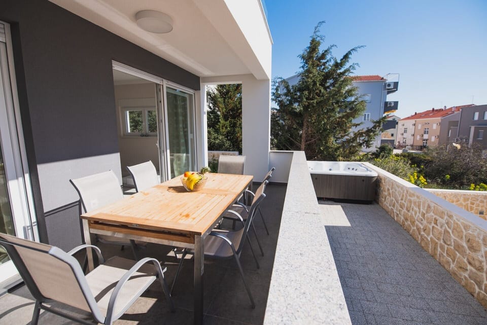 Deluxe Apartment | Terrace/patio