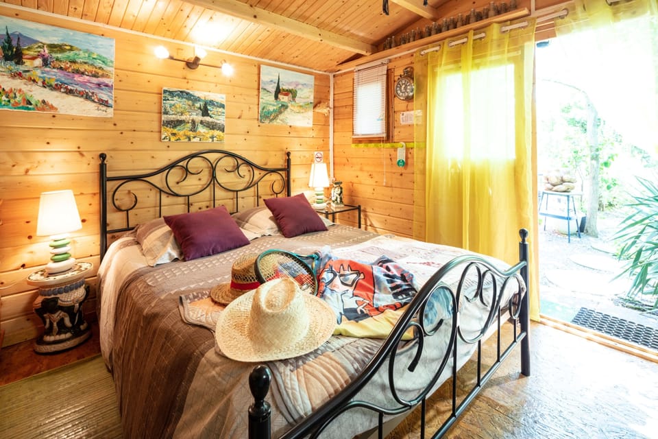 Basic Double Room | Individually decorated, free WiFi, bed sheets