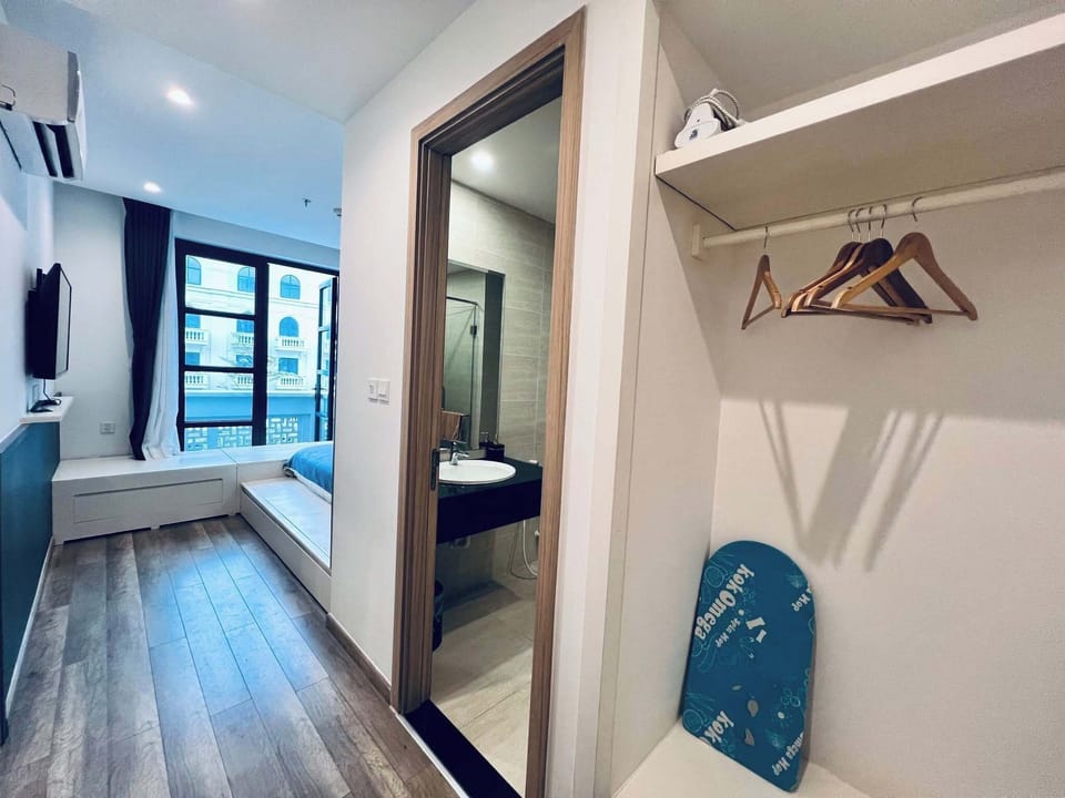 Individually furnished, iron/ironing board, free WiFi, bed sheets