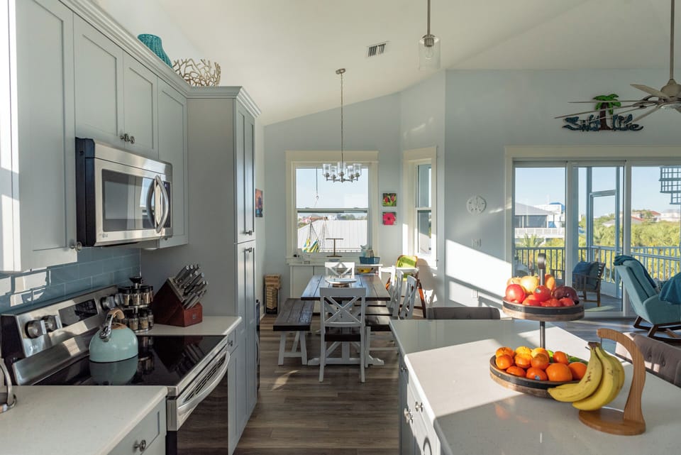 Open Concept Chef's Kitchen with Attached Dining Area (1)