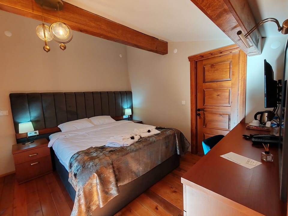 Standard Double Room, 1 Double Bed | Minibar, free WiFi, bed sheets