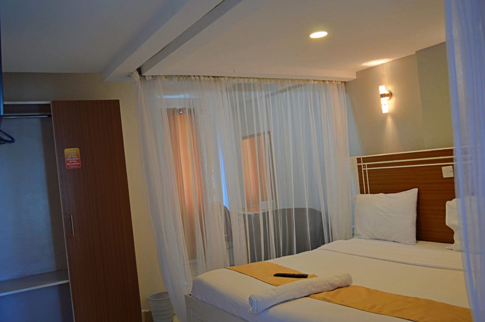 Basic Double Room | Egyptian cotton sheets, premium bedding, memory foam beds