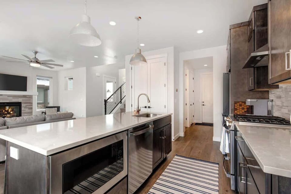 Entry-Floor Kitchen