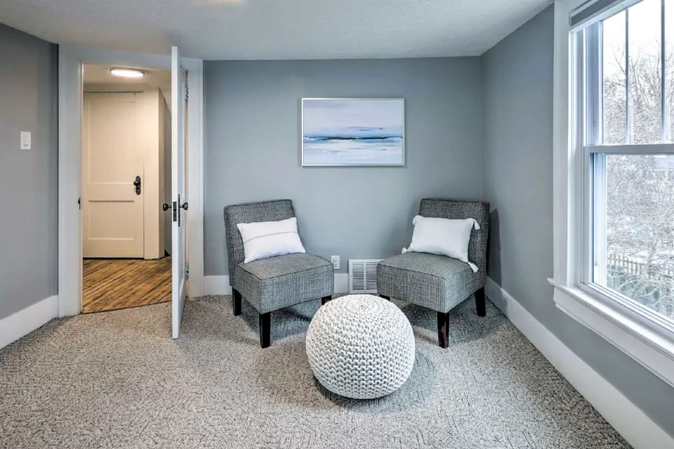 King Bedroom 1 | Sitting Area