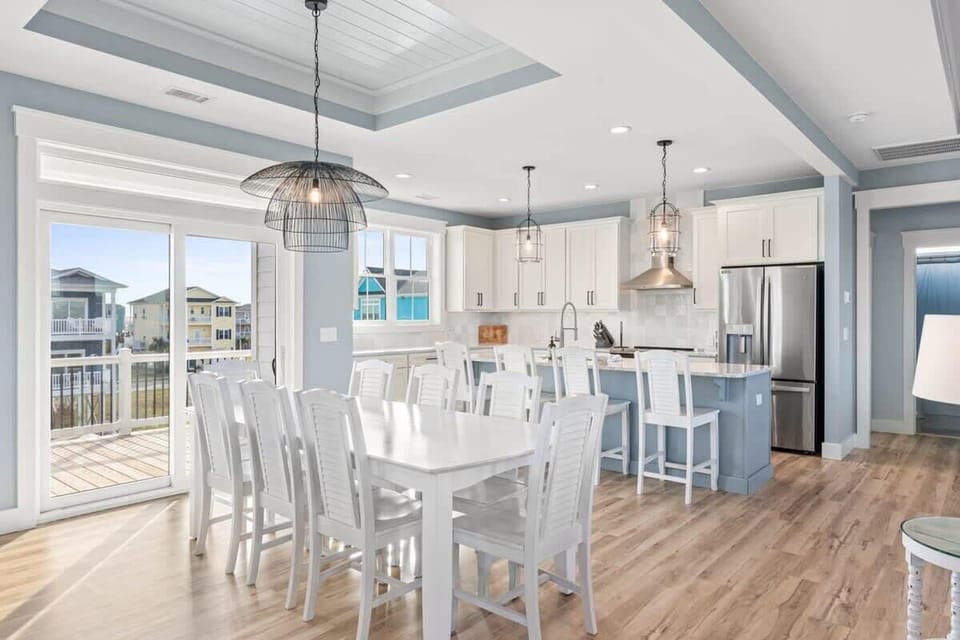 KITCHEN SEATING FOR 14