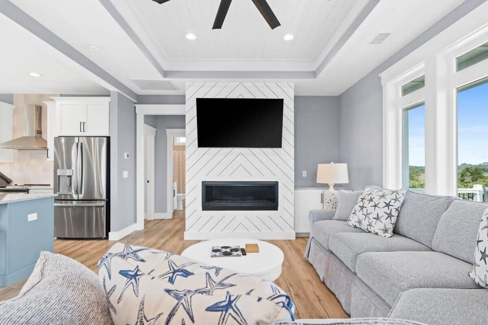 FIREPLACE AND SMART TV