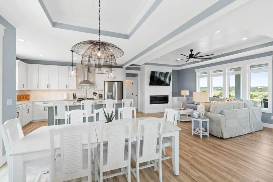 KITCHEN SEATING FOR 14