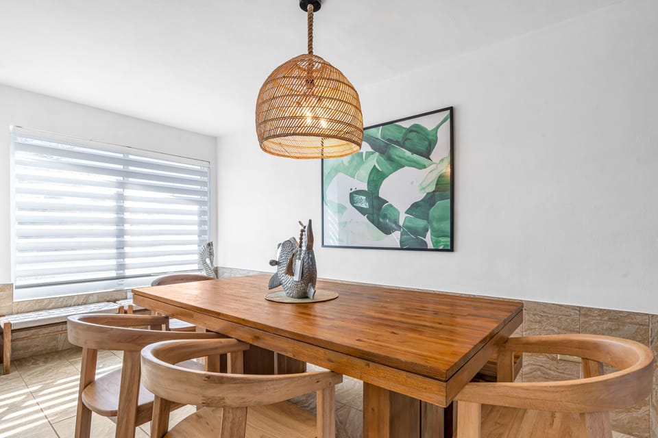 DIning Table (2)