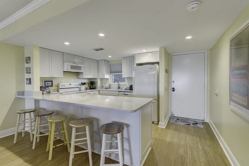 Extra Seating at Kitchen Counter