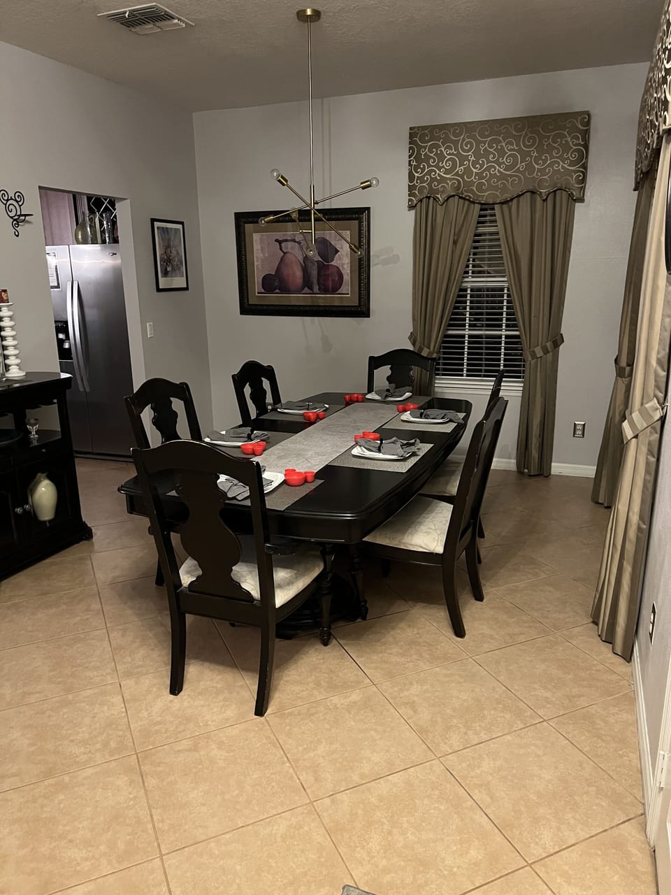 dining room at entrance