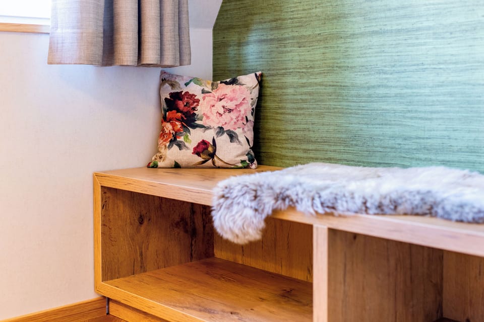 Suite | Hypo-allergenic bedding available, minibar, in-room safe, desk