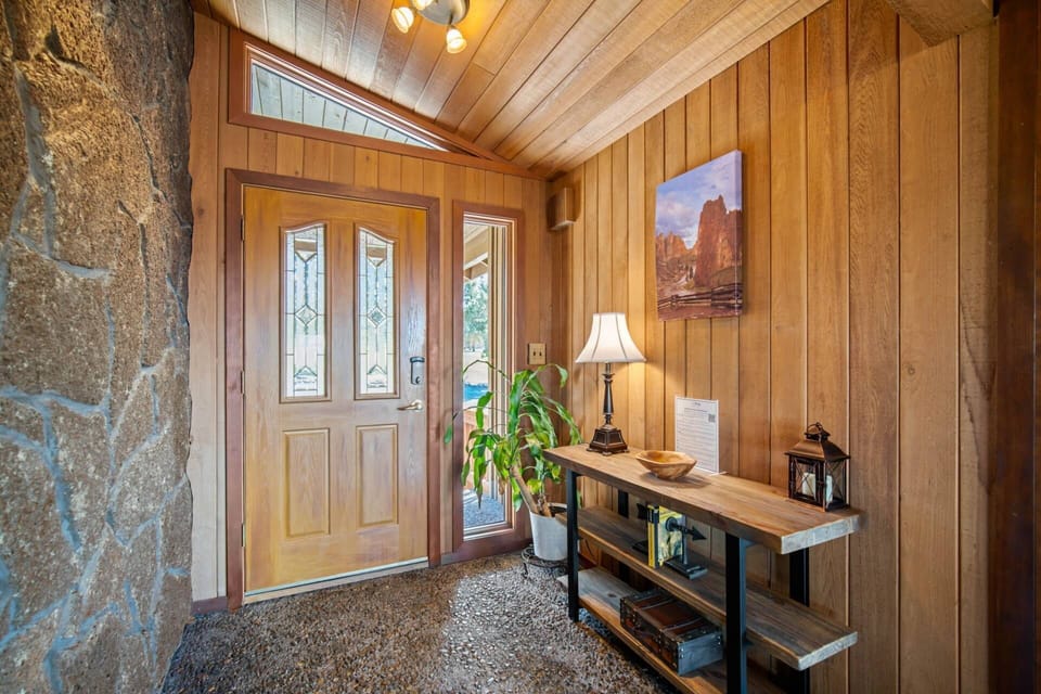 "The views from this house are even more amazing than the photos show. We enjoyed the sunsets here in the evening." - Jane