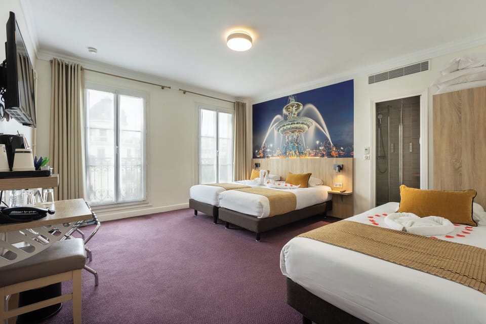 Comfort Triple Room | In-room safe, desk, soundproofing, iron/ironing board
