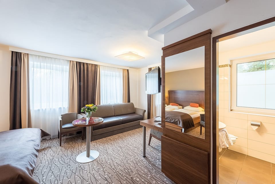 Premium bedding, pillowtop beds, minibar, in-room safe