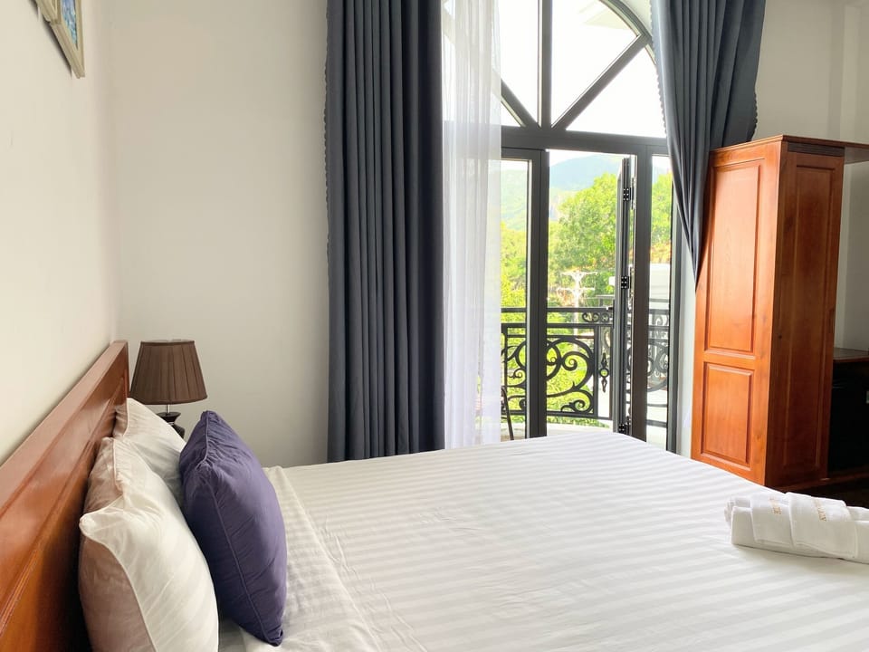 Standard Double Room, 1 King Bed | WiFi (free)
