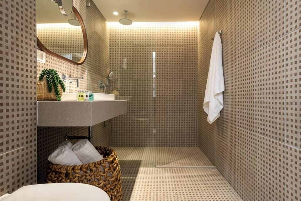 Kids Garden | Bathroom | Hair dryer, towels
