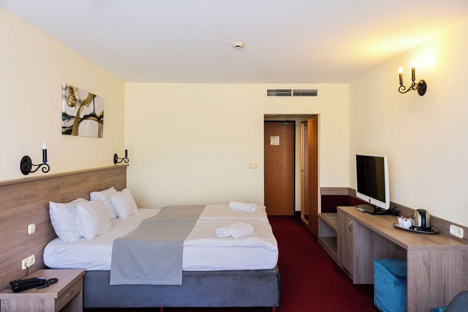 Minibar, in-room safe, desk, blackout drapes