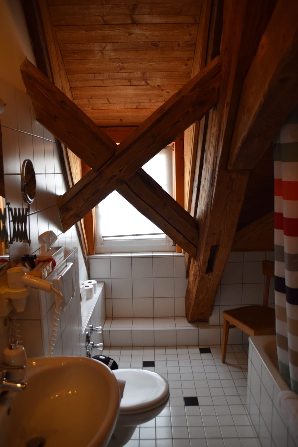 Junior Suite | Bathroom | Combined shower/tub, hair dryer, bathrobes, slippers