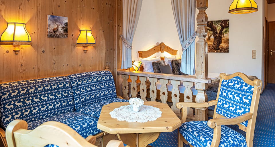 Juniorsuite | Hypo-allergenic bedding, in-room safe, desk, free WiFi
