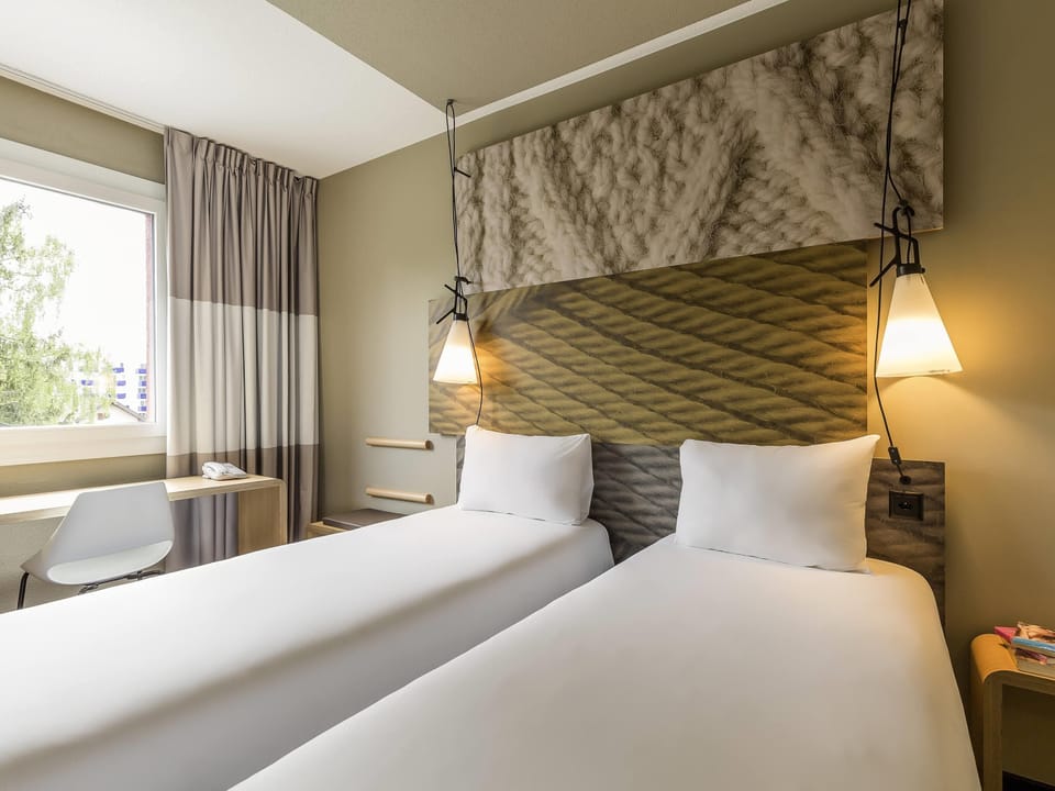 Standard Room, 2 Twin Beds | Premium bedding, desk, blackout drapes, soundproofing